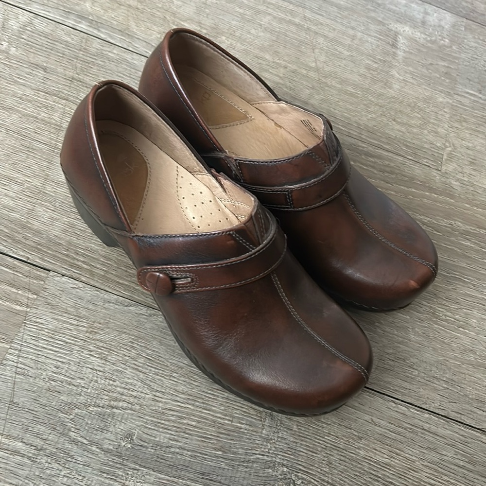 Dansko nurse shoes